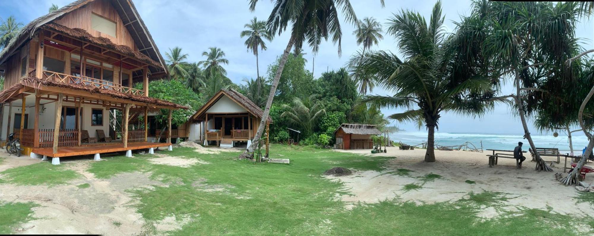 Lances Surf Camp *