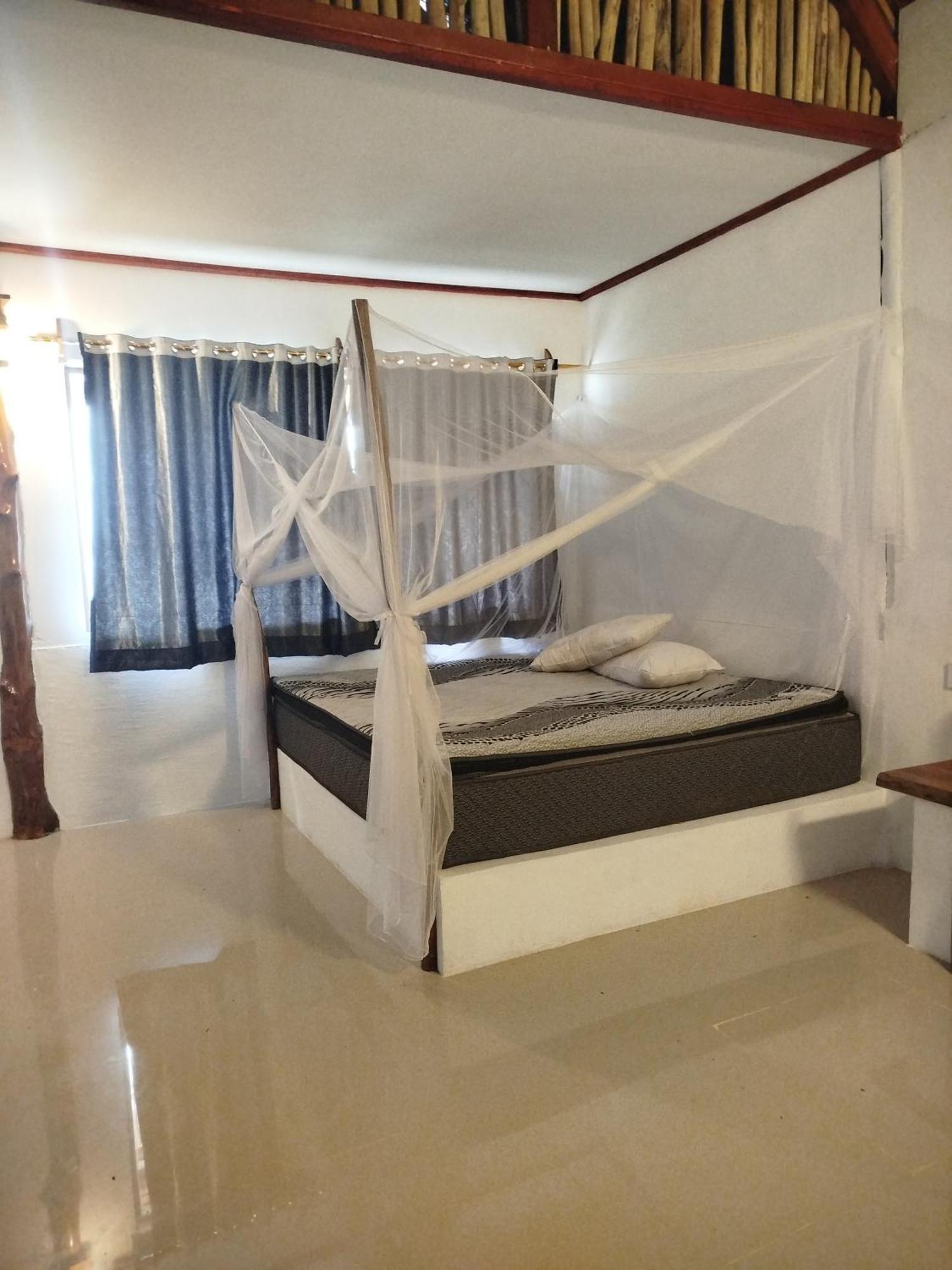 Homestay Lances Surf Camp